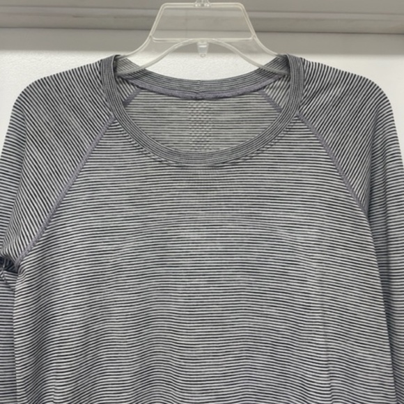 Lululemon Swiftly Tech Long Sleeve 2.0 Tempo Stripe EUC - Picture 5 of 11
